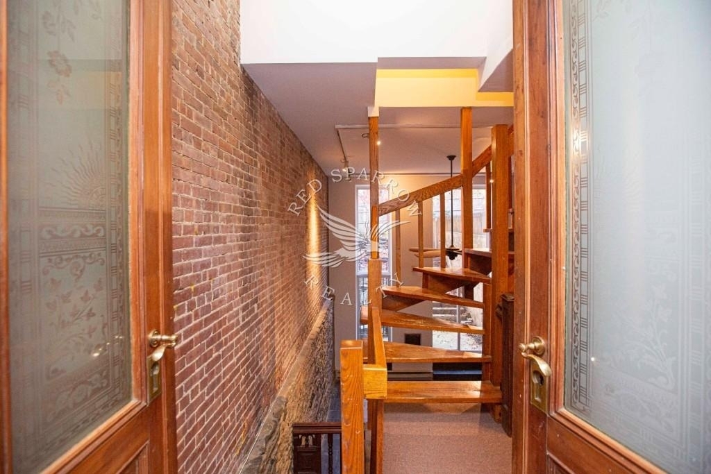 67 W 83rd Street - Photo 9