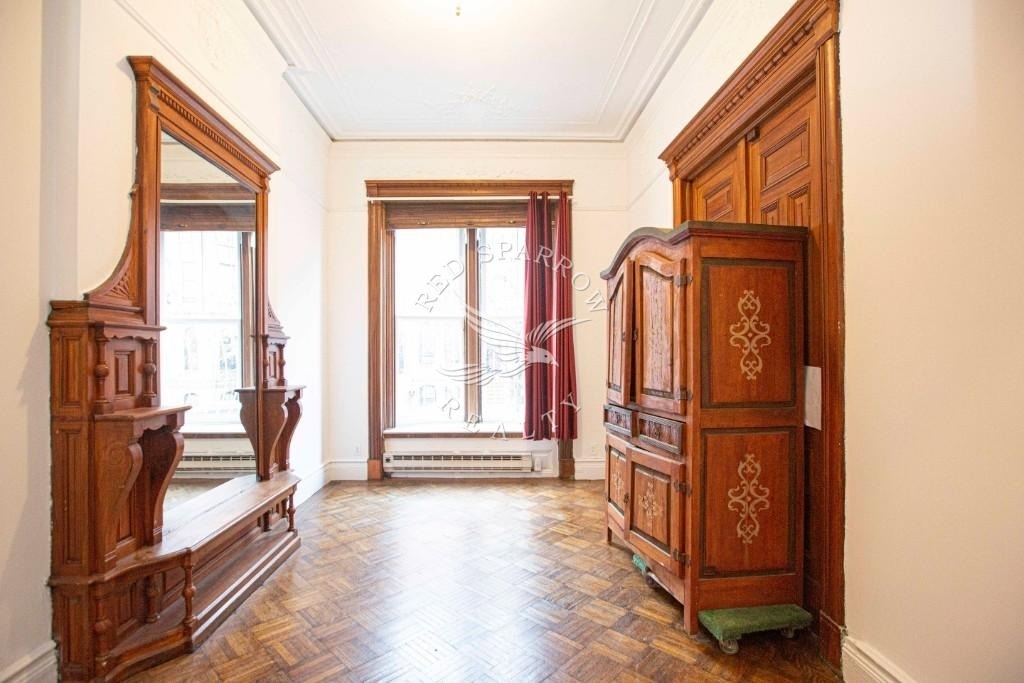 67 W 83rd Street - Photo 10
