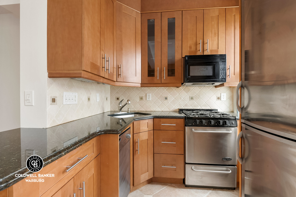 243 W End Avenue - Photo 2