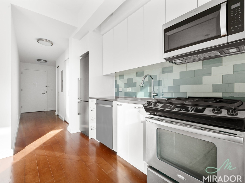 80 Dekalb Avenue - Photo 2