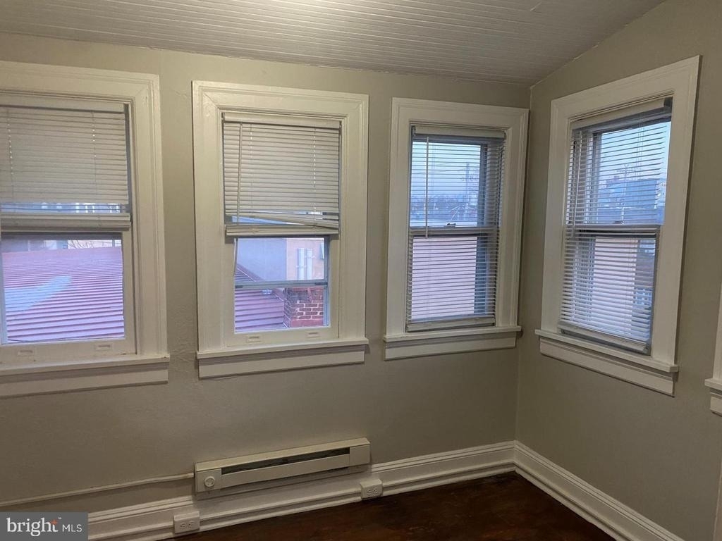 44 S Loudoun Street - Photo 6