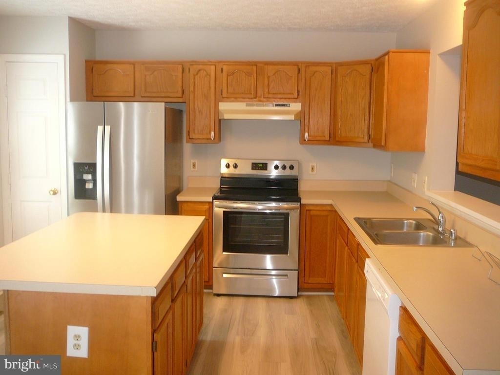 406 Park Cove Drive - Photo 2