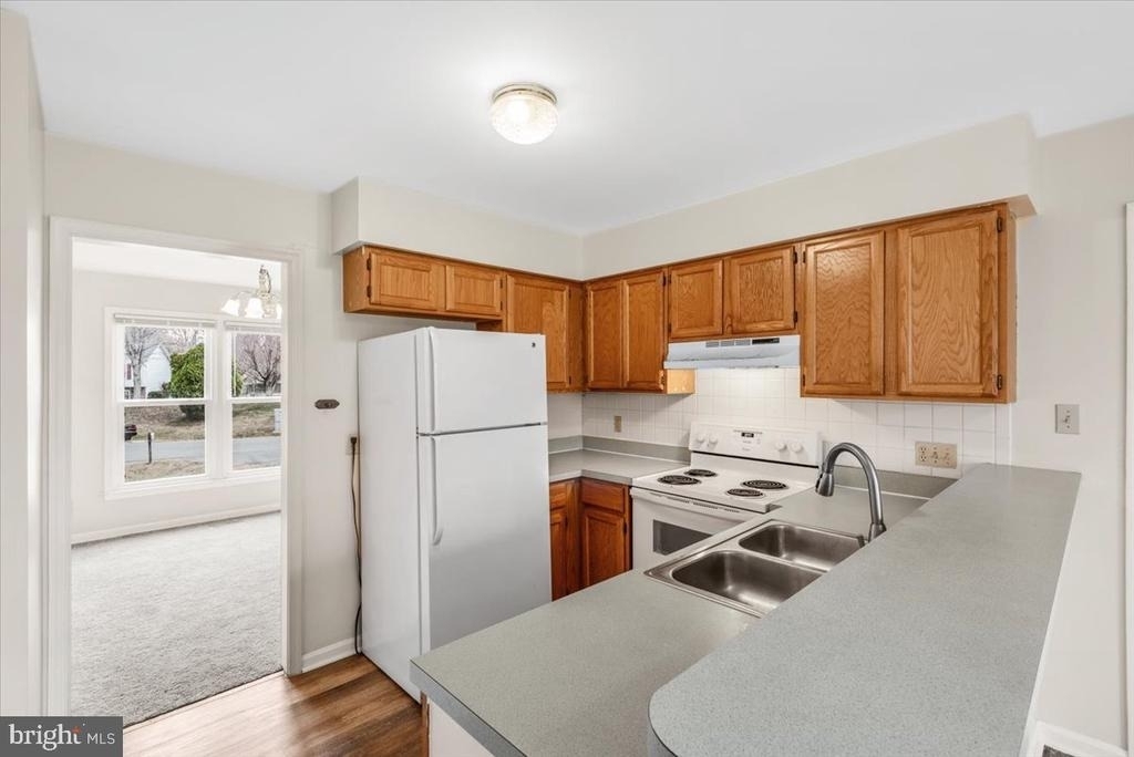 10704 Live Oak Court - Photo 9