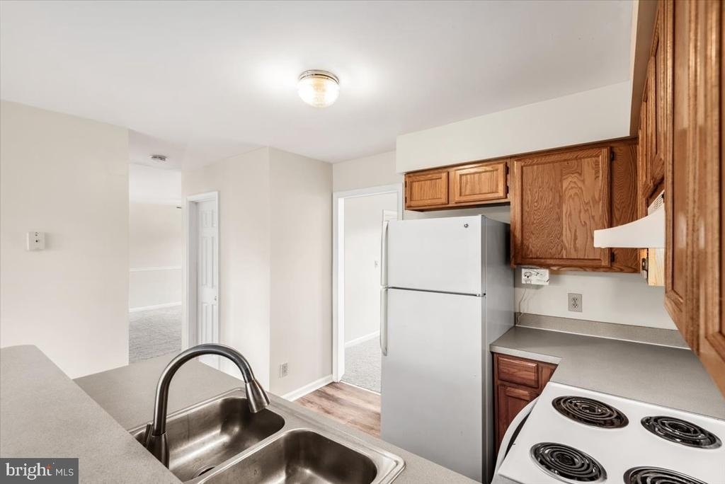 10704 Live Oak Court - Photo 8