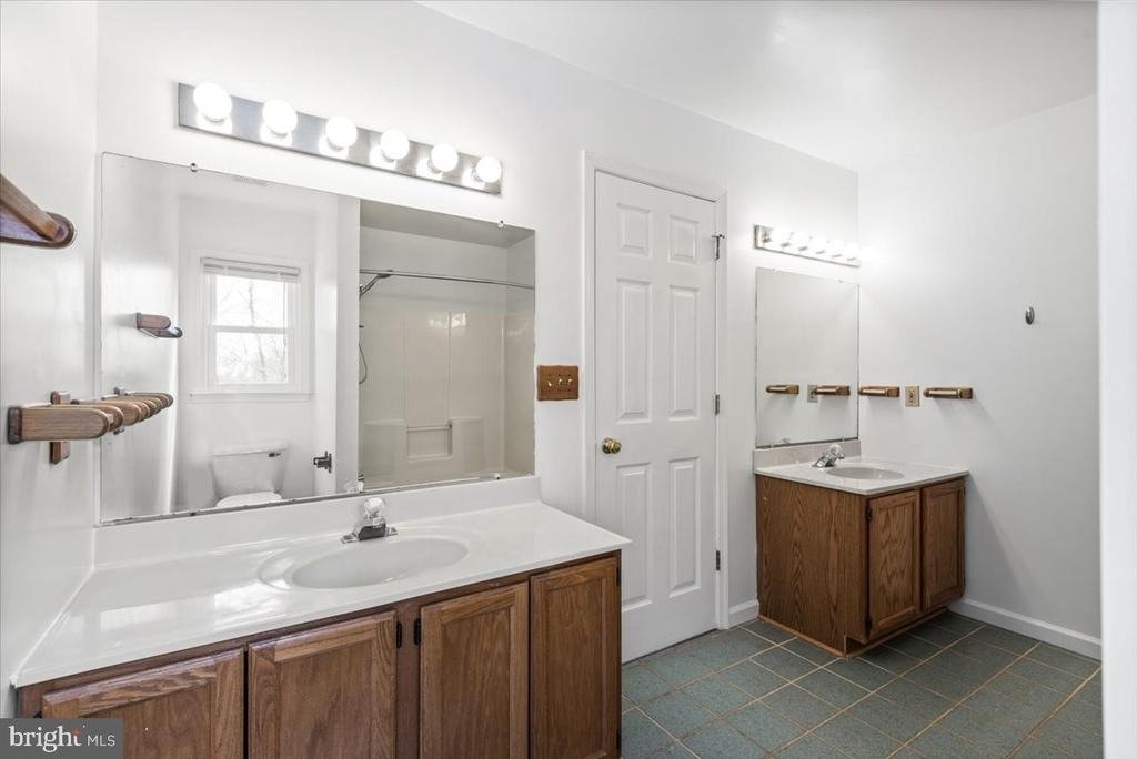 10704 Live Oak Court - Photo 14