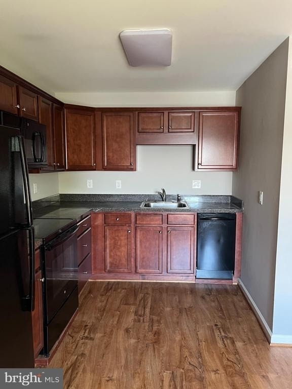 190 W King Street - Photo 8