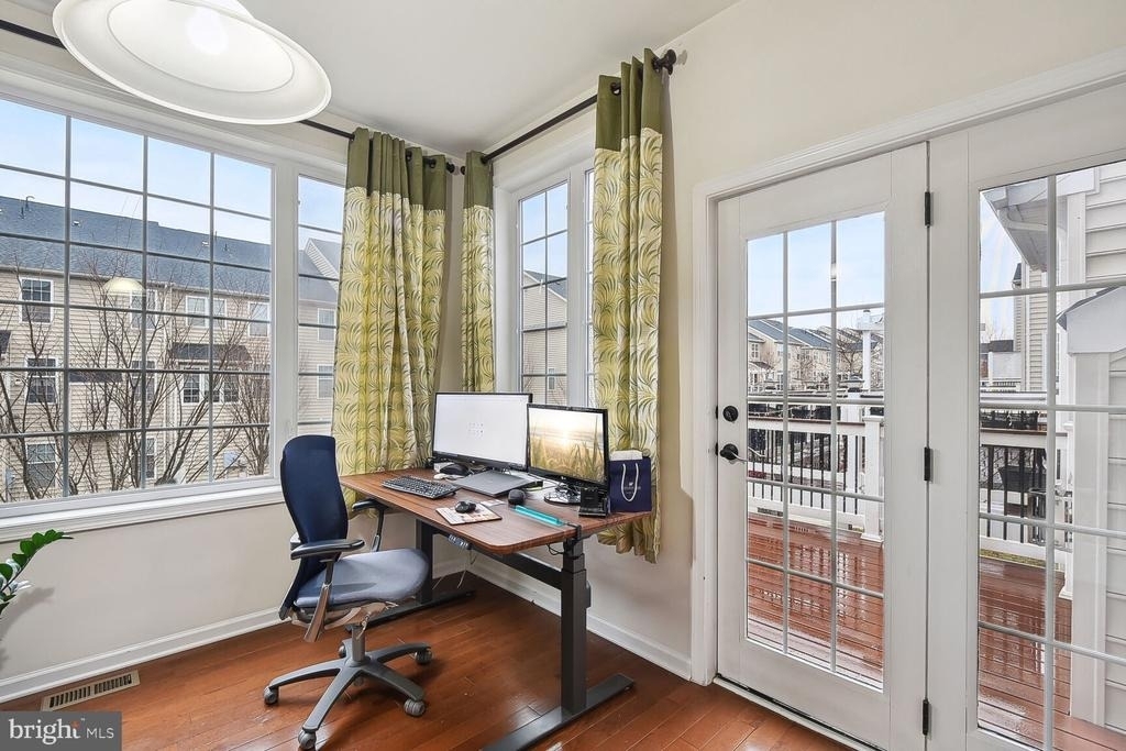 43248 Mitcham Square - Photo 14