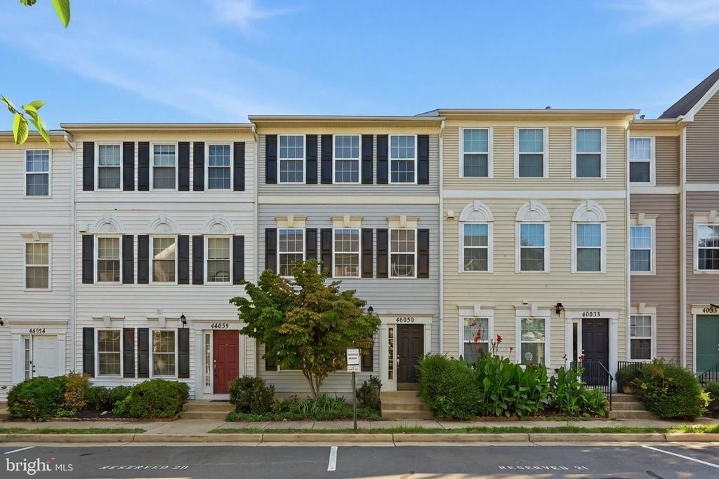 46030 Bayswater Terrace - Photo 0