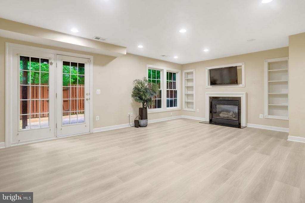 4694 Helen Winter Terrace - Photo 36