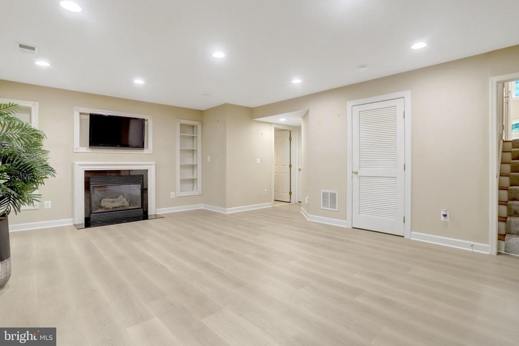 4694 Helen Winter Terrace - Photo 35
