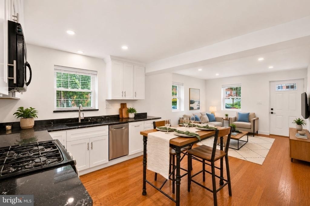 2218 Farrington Avenue - Photo 11