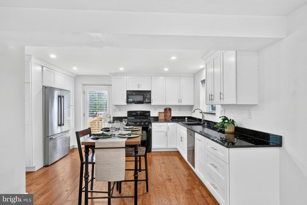 2218 Farrington Avenue - Photo 9