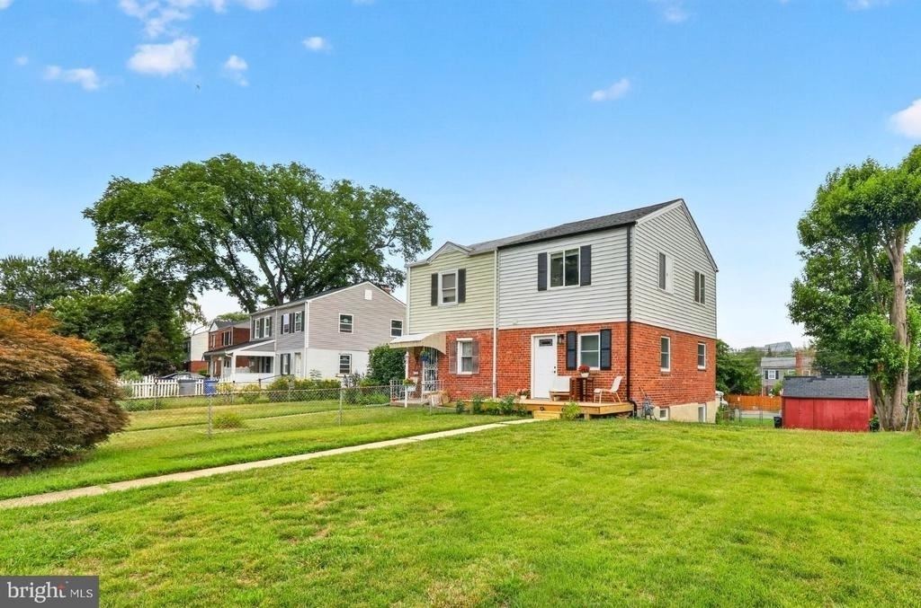 2218 Farrington Avenue - Photo 1