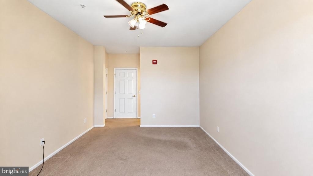 1521 Spring Gate Drive - Photo 17