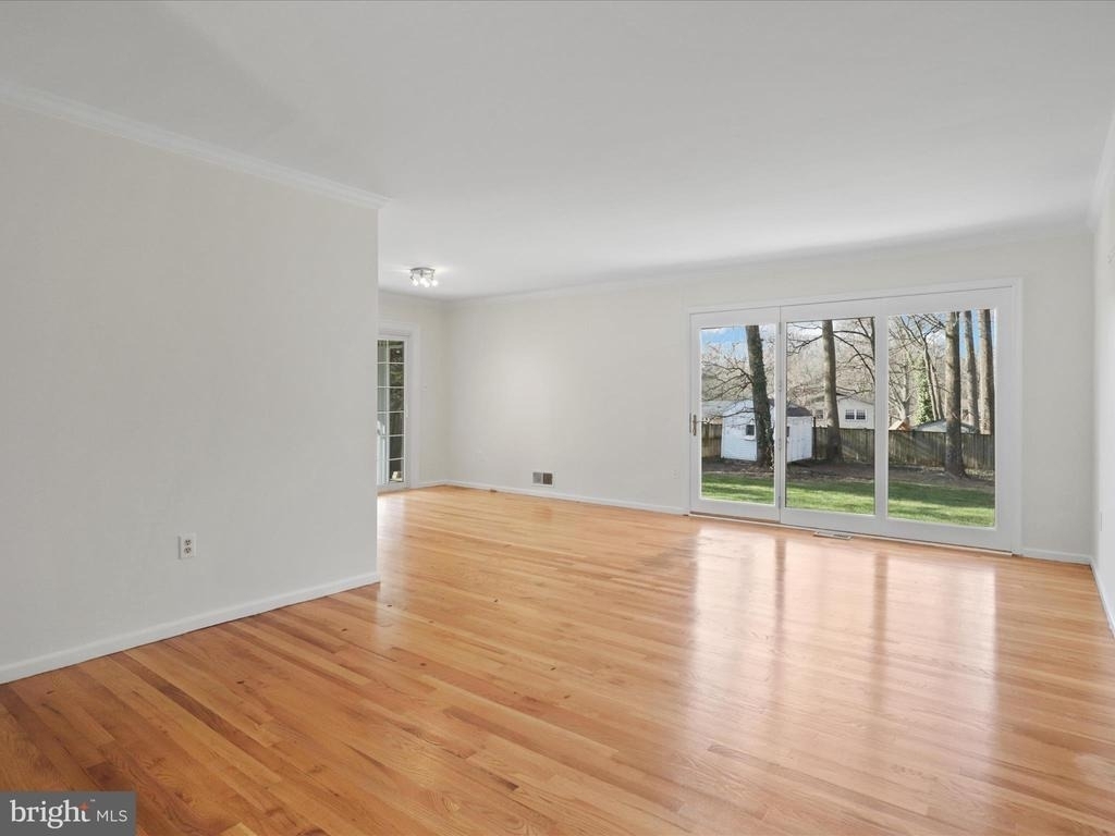 5200 Holden Street - Photo 4