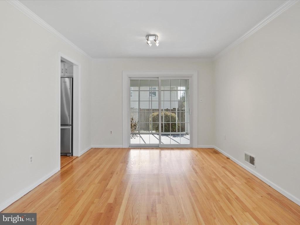 5200 Holden Street - Photo 6