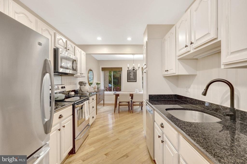 2184 Glencourse Lane - Photo 3