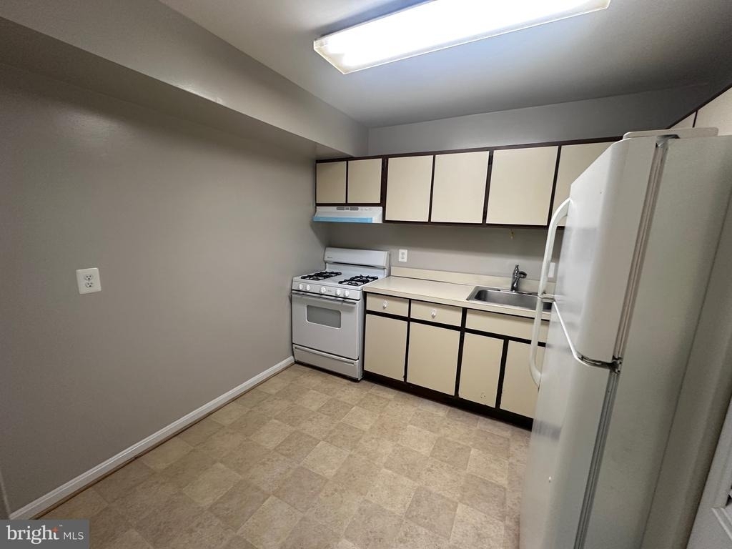 19 Canterbury Square - Photo 9
