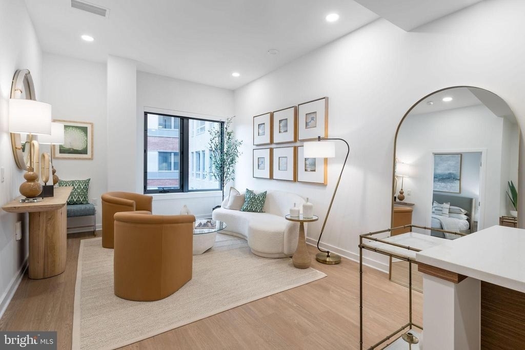 1055 N Fairfax Street - Photo 5