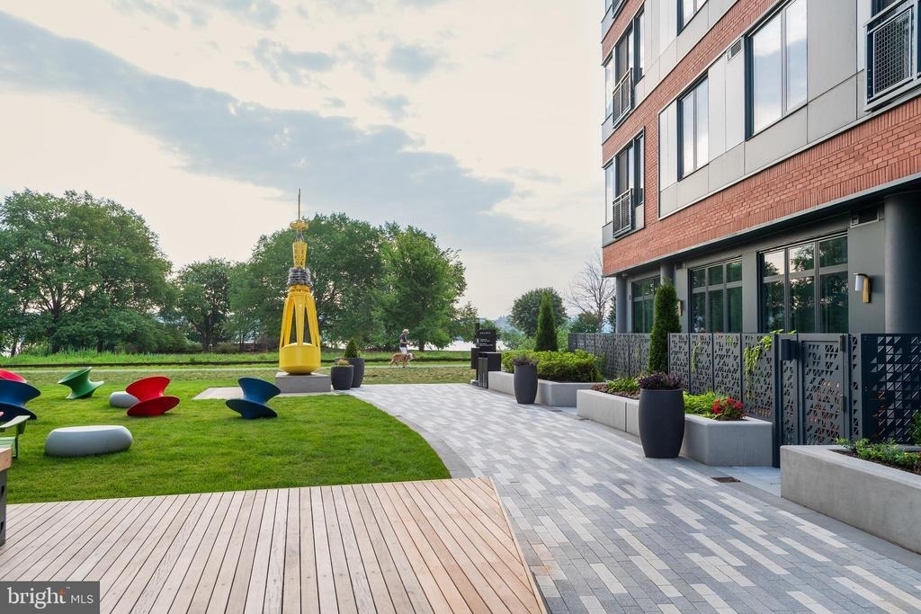 1055 N Fairfax Street - Photo 29