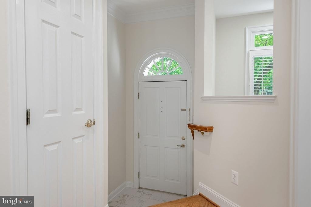 9 Franklin Street - Photo 5