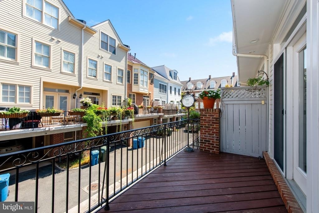 9 Franklin Street - Photo 37