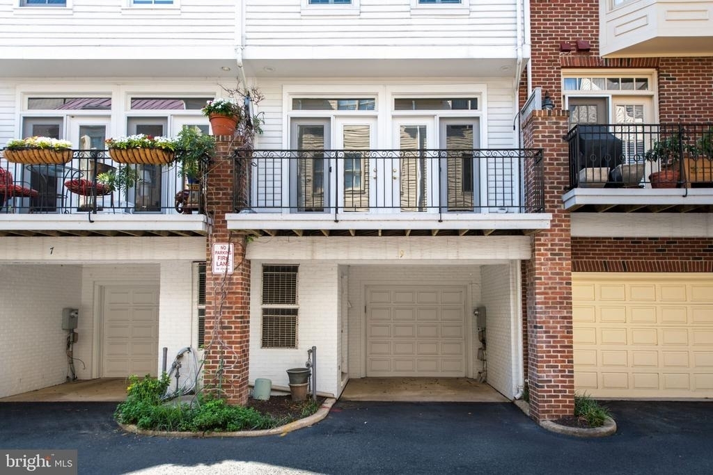 9 Franklin Street - Photo 40