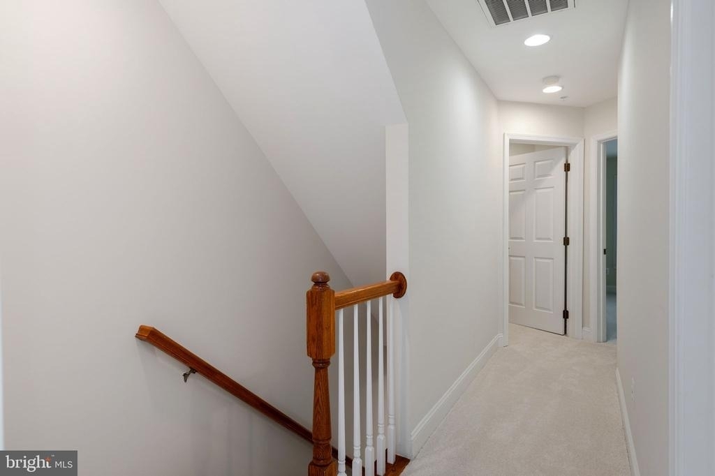 9 Franklin Street - Photo 16
