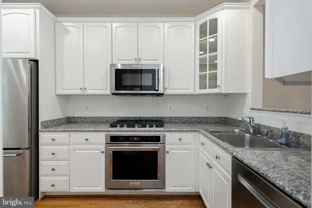 9 Franklin Street - Photo 8