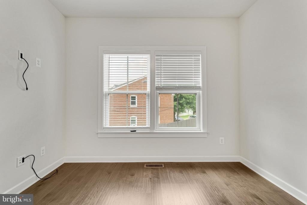 5701 11th Street N - Photo 25