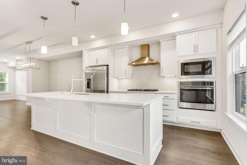 5701 11th Street N - Photo 9