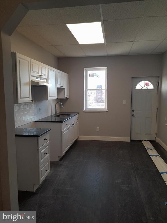 3030 Clifford Street - Photo 1