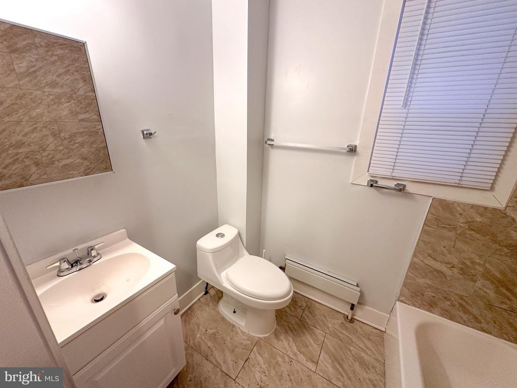 4722 Longshore Avenue - Photo 3