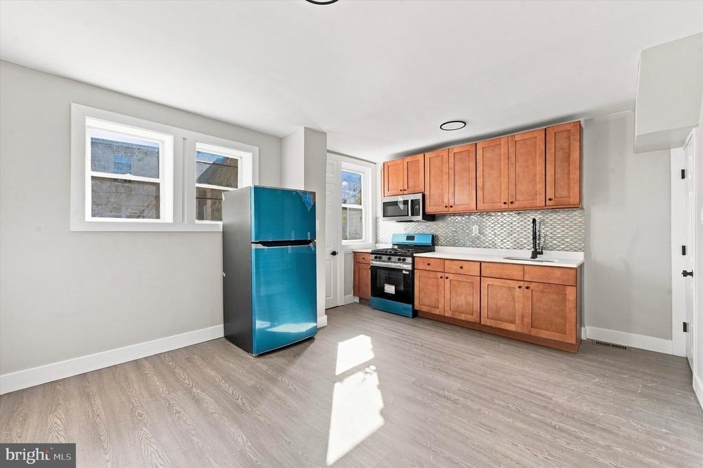 5840 Crittenden Street - Photo 4