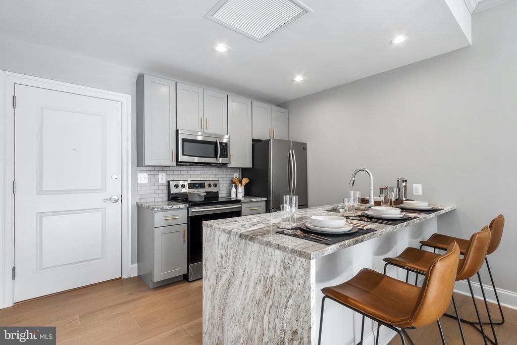 60 N 23rd Street - Photo 3