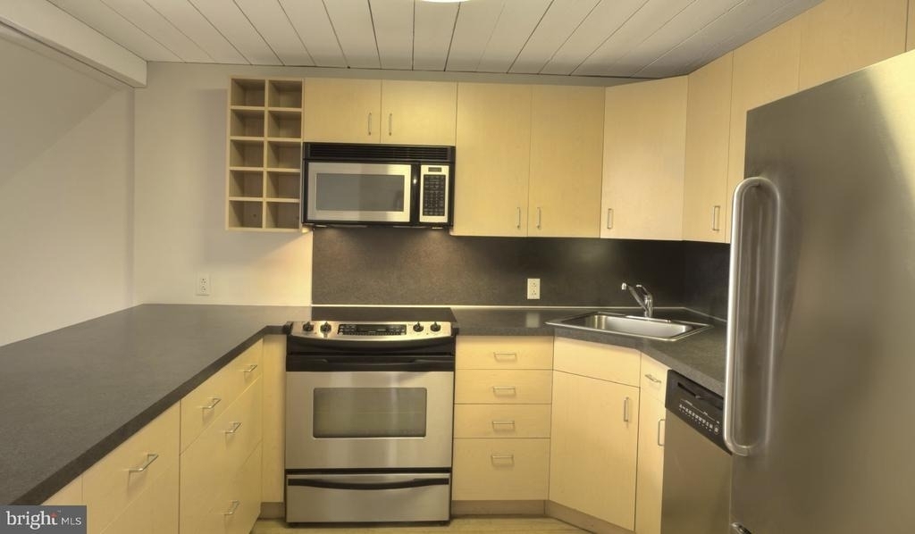 2300 Walnut Street - Photo 25