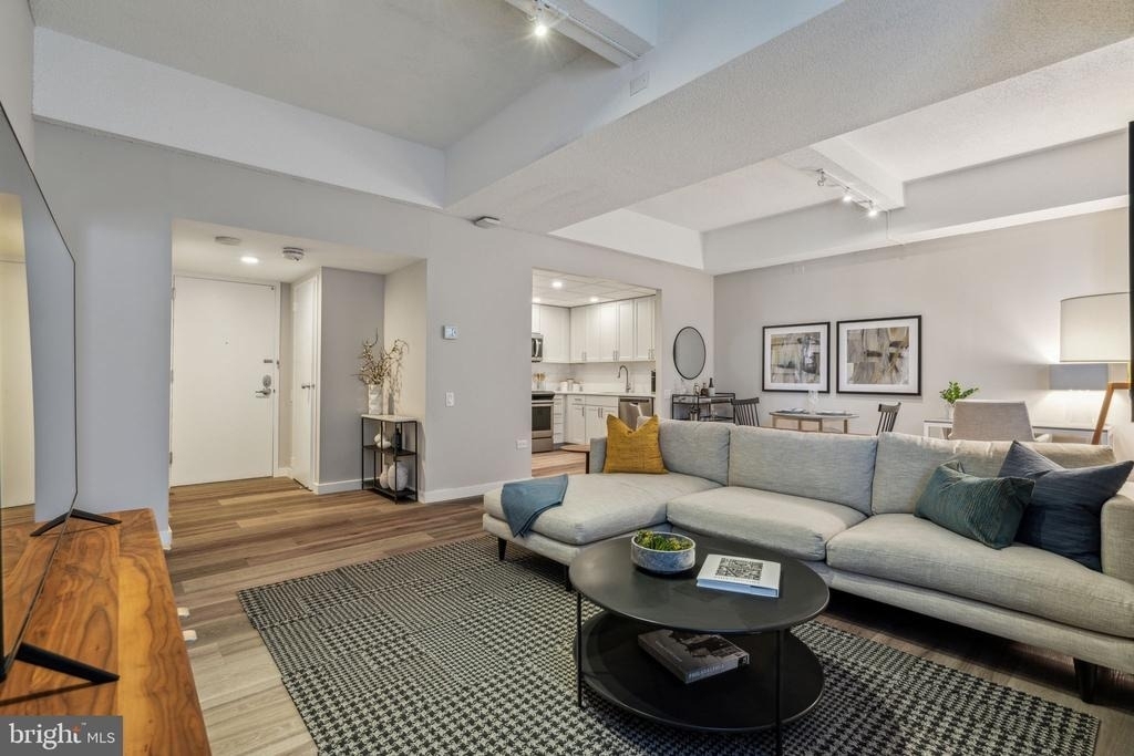 875 Sansom Street - Photo 1