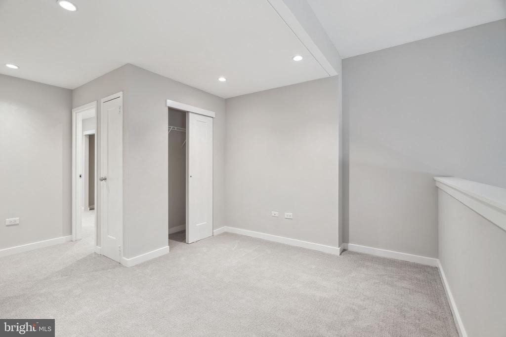 875 Sansom Street - Photo 25