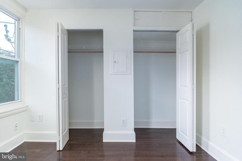 2238 Ellsworth Street - Photo 10
