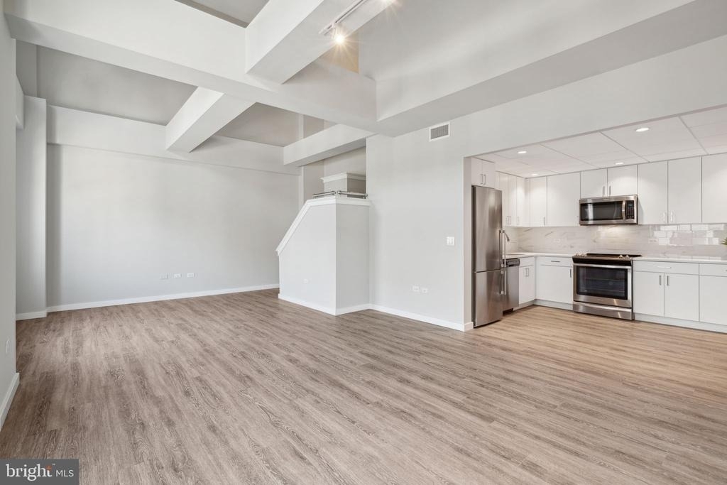 875 Sansom Street - Photo 0
