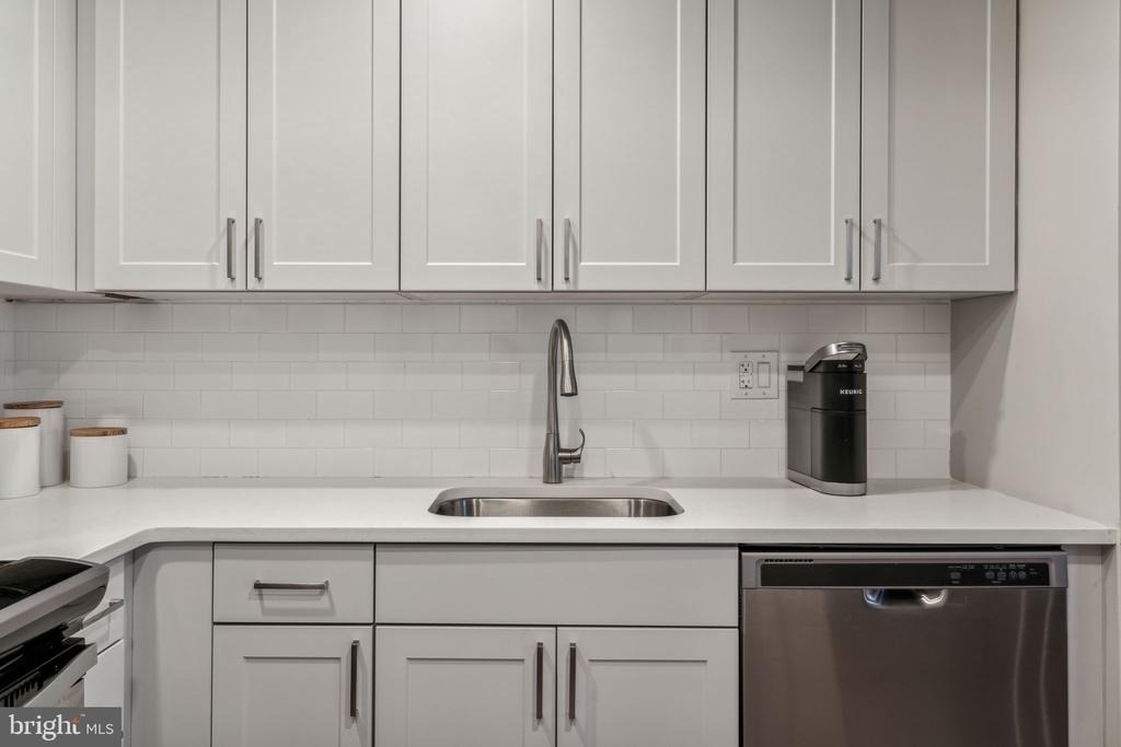 875 Sansom Street - Photo 8