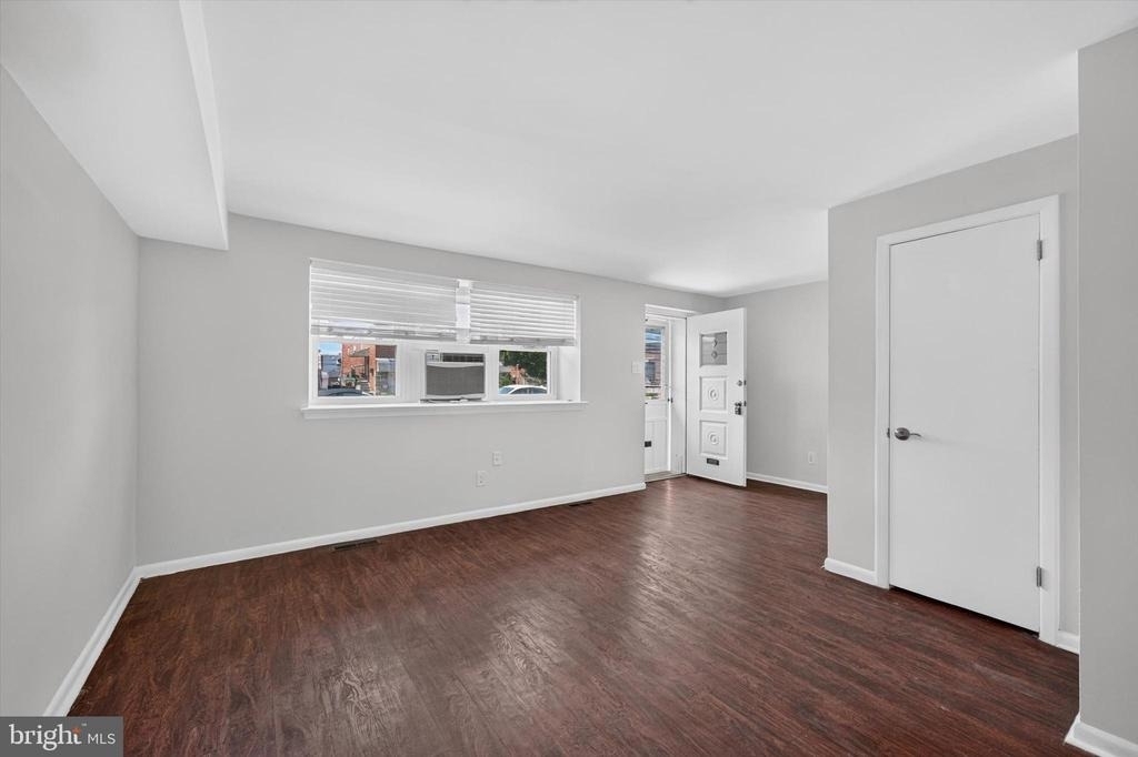 2261 Strahle Street - Photo 6
