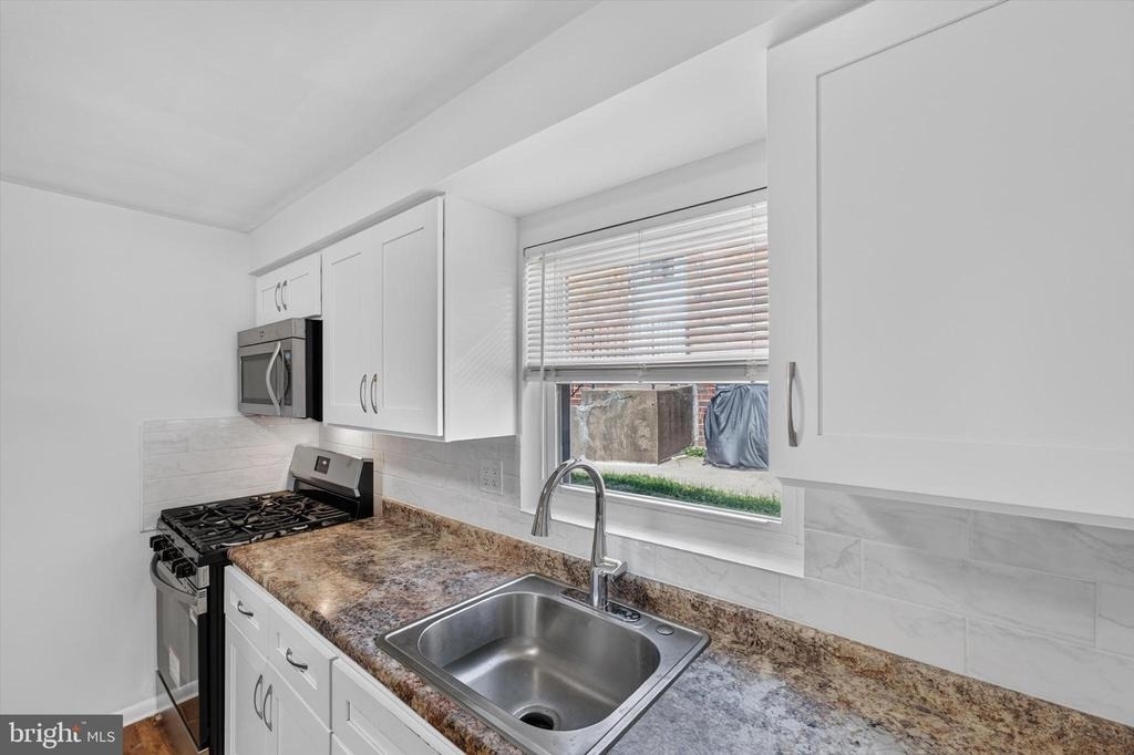 2261 Strahle Street - Photo 3