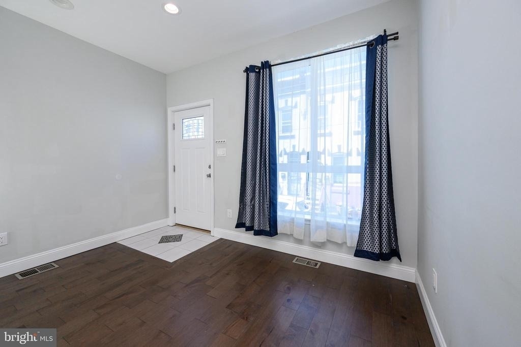 1439 N Newkirk Street - Photo 5