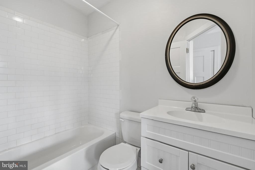 651 N 33rd Street - Photo 2