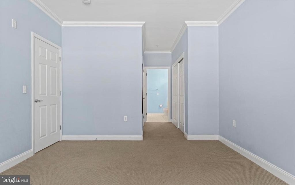 200 W Elm Street - Photo 6