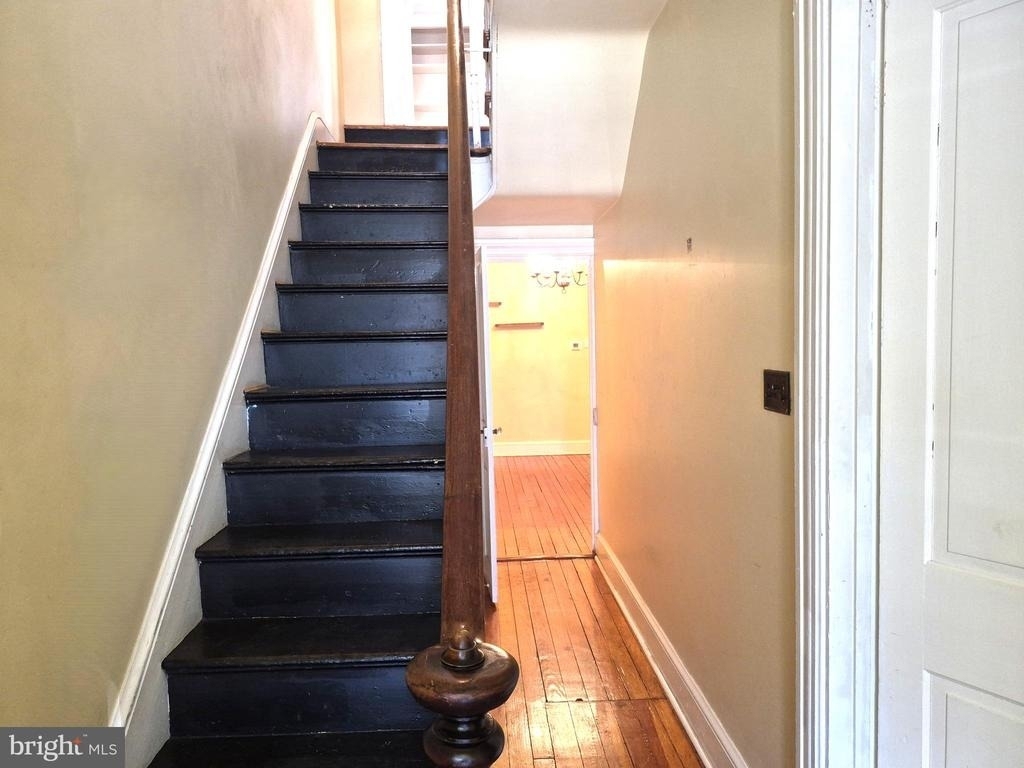 137 E New Street - Photo 1