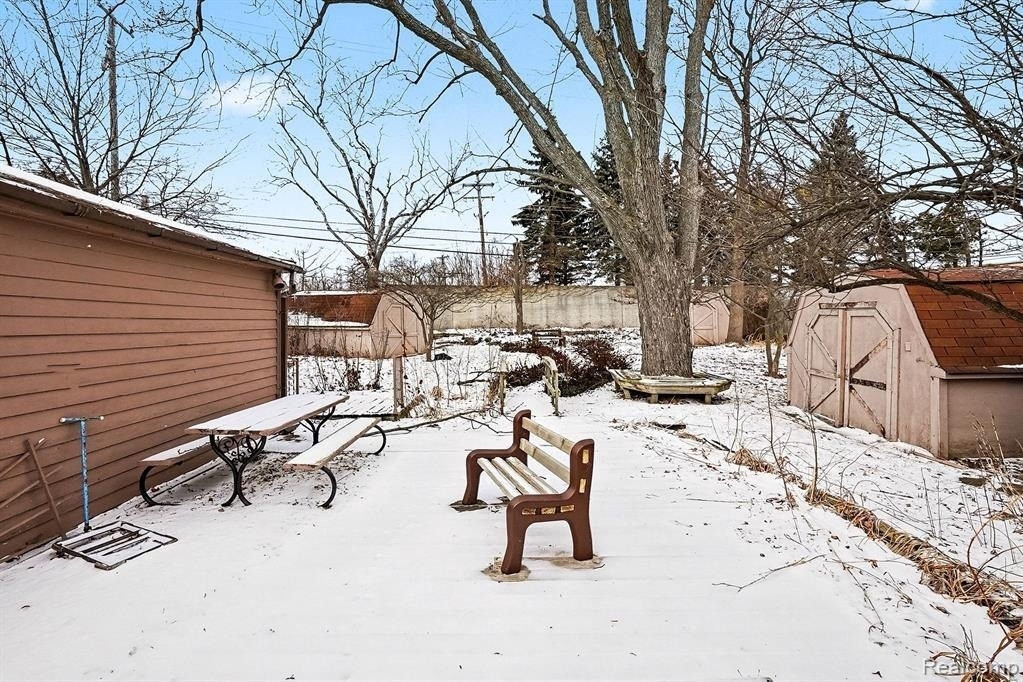 672 Linda Vista Drive - Photo 3