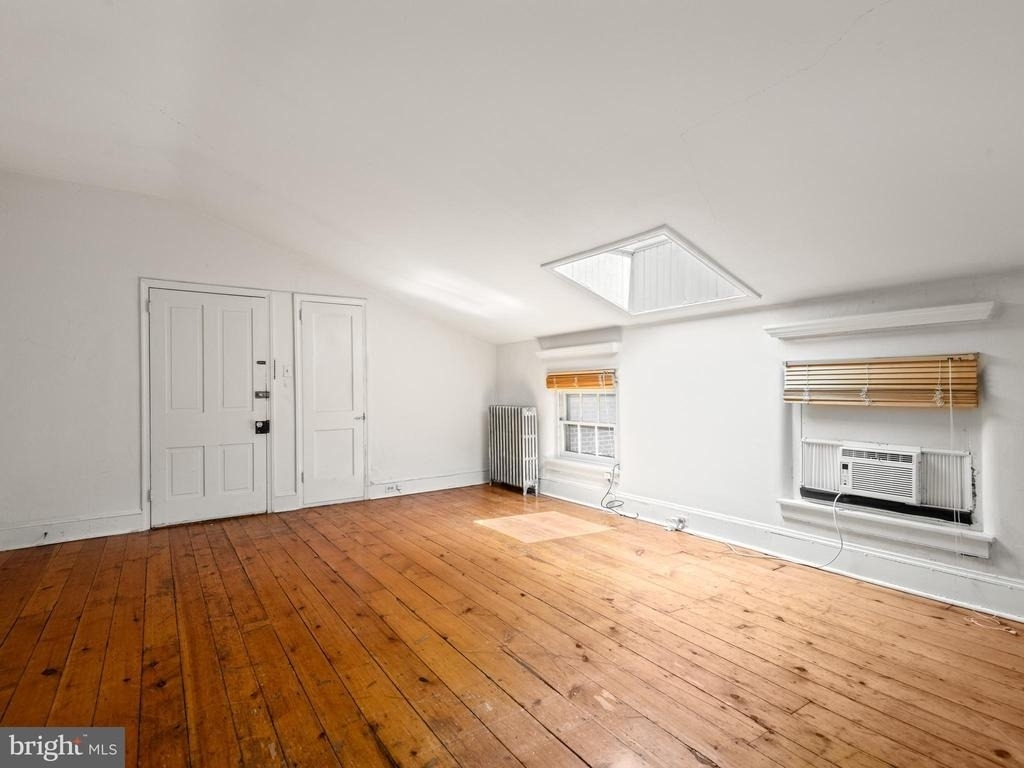 318 N Matlack Street - Photo 10
