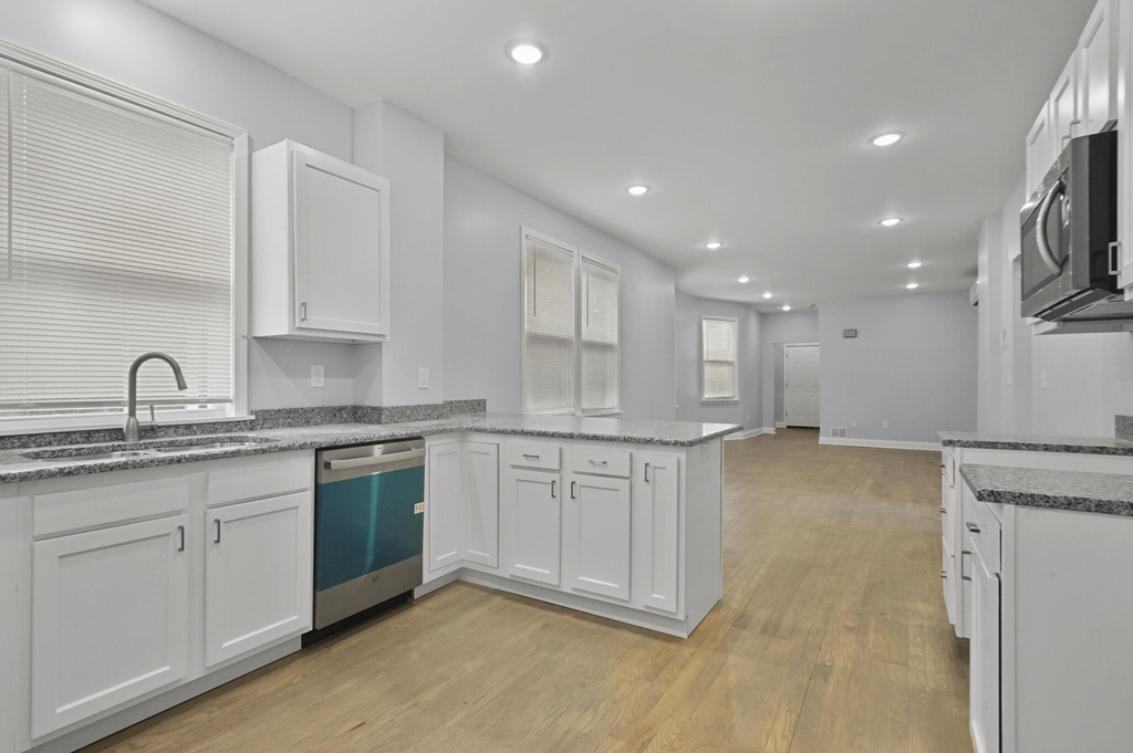 92 W Philadelphia Street - Photo 4
